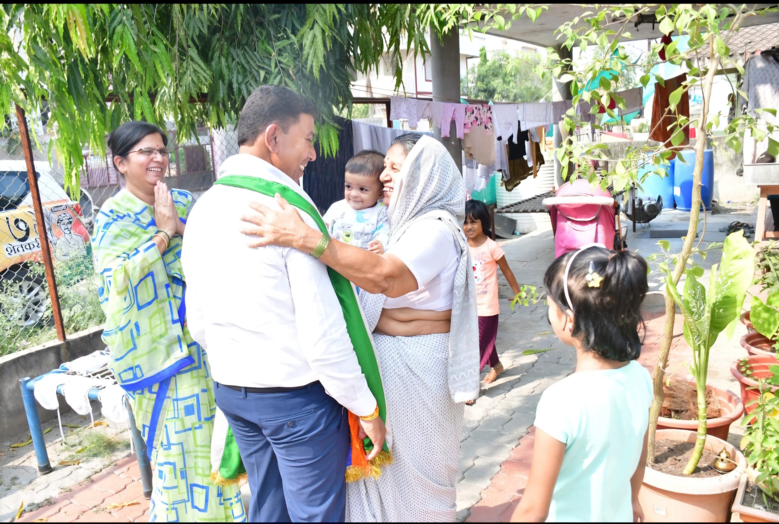 अमोल शिंदेच्या घोषणा : परिवर्तनाचा दावा, पाचोरा शहरात शेतकरी पुत्राची हवा